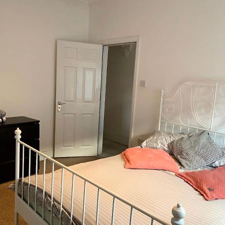 Beautiful Home, 3 Bedroom House Near Alton Towers, Wedgwood Museum, Universities Newcastle-under-Lyme Exteriér fotografie