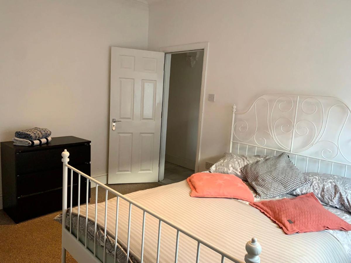 Beautiful Home, 3 Bedroom House Near Alton Towers, Wedgwood Museum, Universities Newcastle-under-Lyme Exteriér fotografie