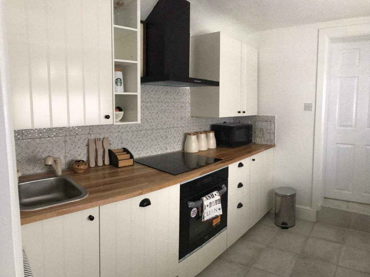 Beautiful Home, 3 Bedroom House Near Alton Towers, Wedgwood Museum, Universities Newcastle-under-Lyme Exteriér fotografie